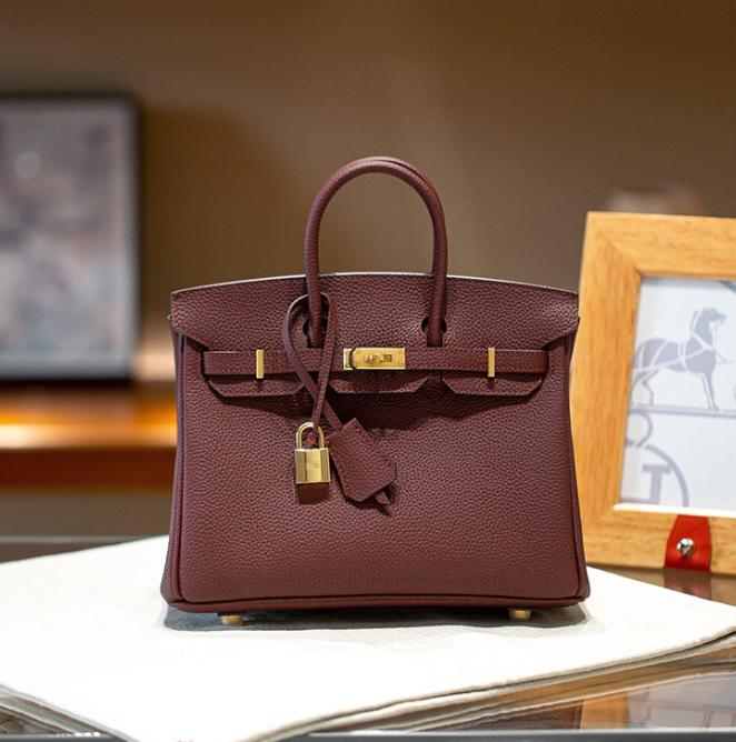 

Кожаная сумка-тоут на цепочке со съемным кошельком Классическая сумка из натуральной кожи с несколькими отделениями Коровья кожа верхнего слоя Застежка-замок Неподвластная времени ручная сумка 30x16x22cm