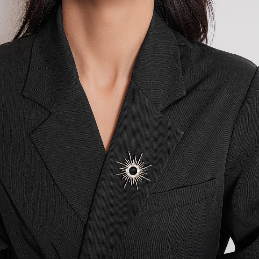 Vintage Zircon Sun Brooch Banquet Metal Glossy Brooch Long Hollow Sun Pin  Party