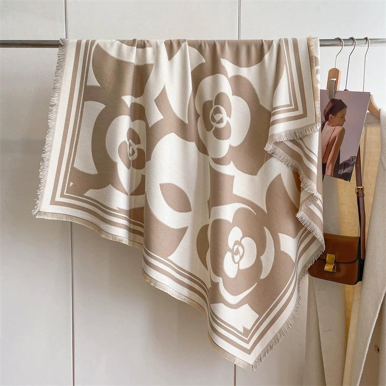 122*128cm Oversized  Imitation Cashmere Wrap with Tassels, Floral Travel Blanket Cape Pashmina Shawl for Women, Versatile scarf