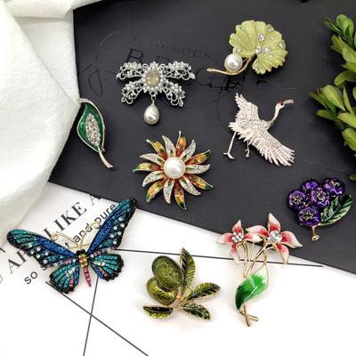 Creative Retro Animal Plant Crystal Brooch Pin For Women Lady Crystal Elegant Casual Corsage Exquisite Wedding Party Brooches