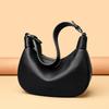 A Stylish Handbag with A Trendy Korean Style and A Simple Crossbody Crescent-shaped Bag