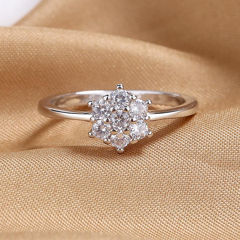 2026 Simple Temperament Snowflake Ring Women's Niche Design Light Luxury High-end Ring New Trend Jewelry