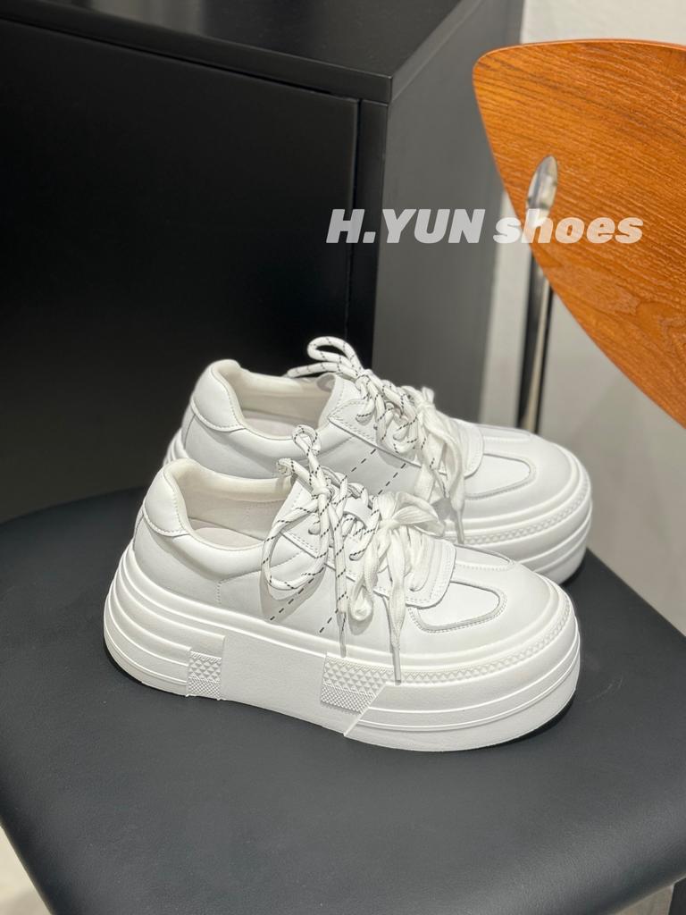 Korean ins simple little white shoes women's 2025 new fashion versatile casual sports thick baseplate shoes German training shoes