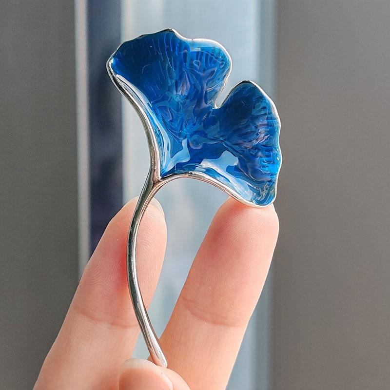 Ginkgo Biloba Brooch, High-End Female Luxury Temperament, Design Sense, Niche Flash Diamond Pin, Exquisite Suit Corsage Accessories