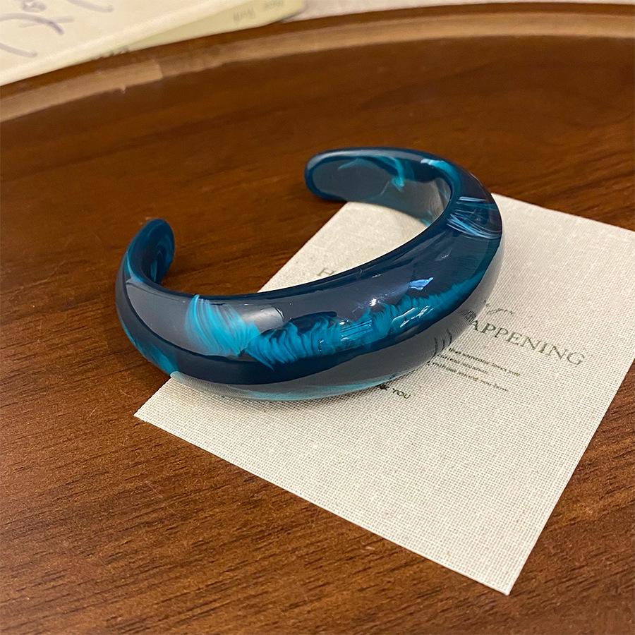 Dopamine Glossy Gradient Ruyi Bangle - Simple, Fashionable, Gentle Temperament Jewelry.