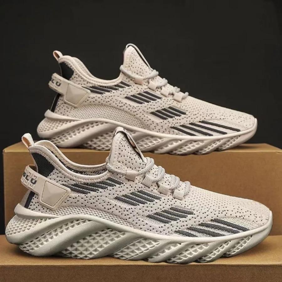 New Men's Shoes Flying Woven Mesh Sports Breathable Light Casual Sports Running Soft Sole Travel Shoes Sneakers Off White Shoes