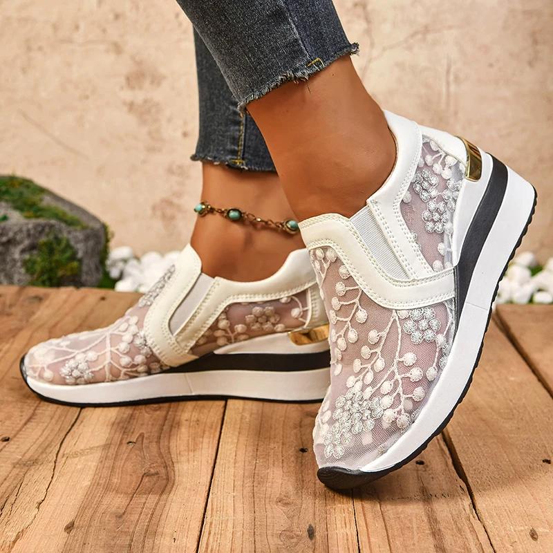Fashion Elegant Ladies Embroidery Floral Wedge Heels Loafers Women 2025 Autumn Fashion Slip On Hidden Heel Casual Shoes Woman Sneakers