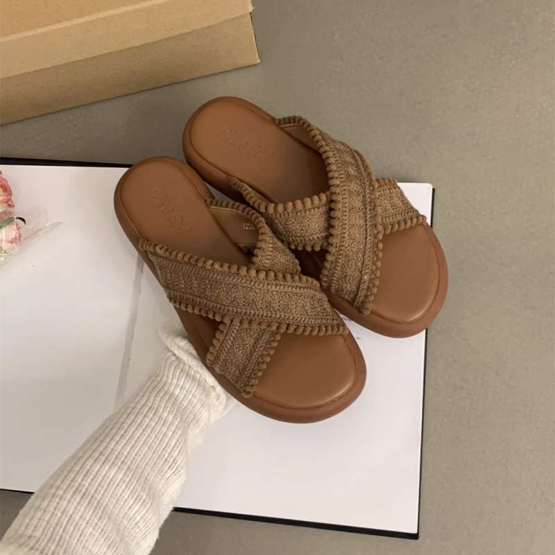 

Platform slippers female summer wear 2025 fairy wind bohemian sandals vacation soft flat large size beach shoes 42 коричневый