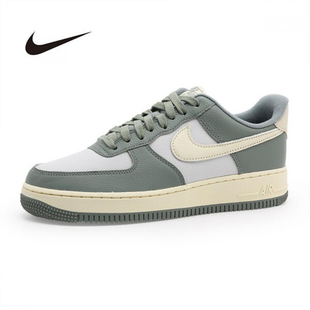 

Nike NIKE Air Force 1 07 LX