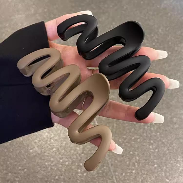 Bailu 2024 Wave Hair Claw Clip for Women - Large Headwear Shark Clip for Updo