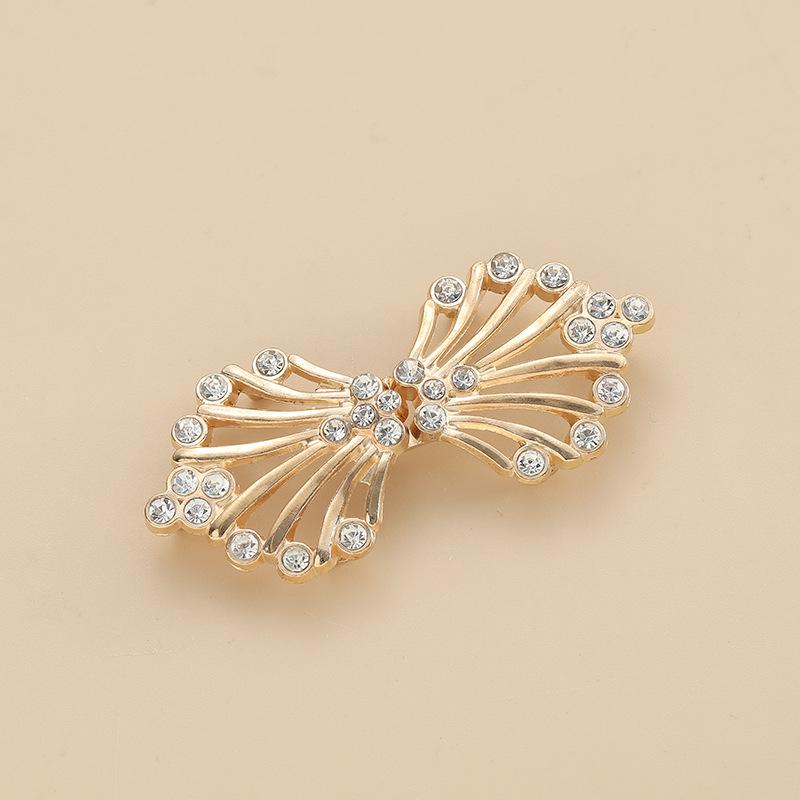 1 Pair Alloy Cardigan Collar Clips Holder Women Decor Crystal Cape Cloak Clasps Fasteners Buckle Brooch Clip