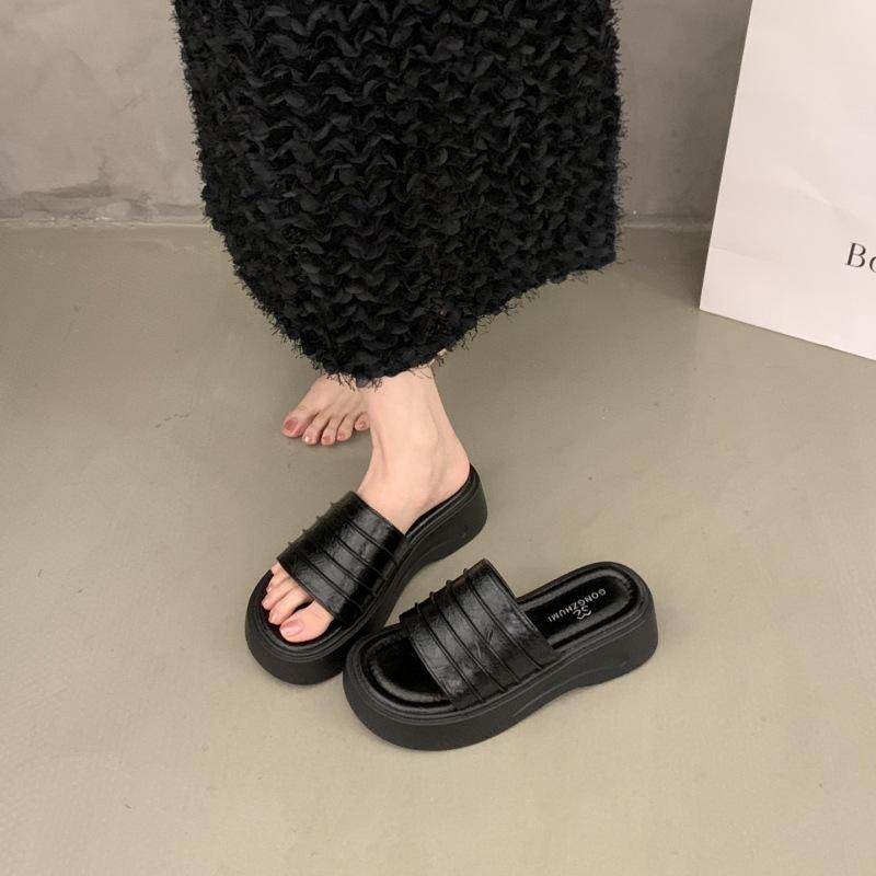 Thick Bottom Heightens Wrinkled Leather One-word Slippers Women's Summer 2025 New Outer Wear Soft Leather Soft Waxy Muffin Bottom Cool Slippers