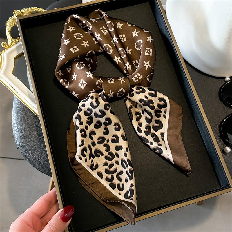 New Leopard Print Temperament Silk Scarf Light Luxury Versatile Decorative Scarf Women's Small Square Scarf 71cm Imitation Silk Scarf Shawl