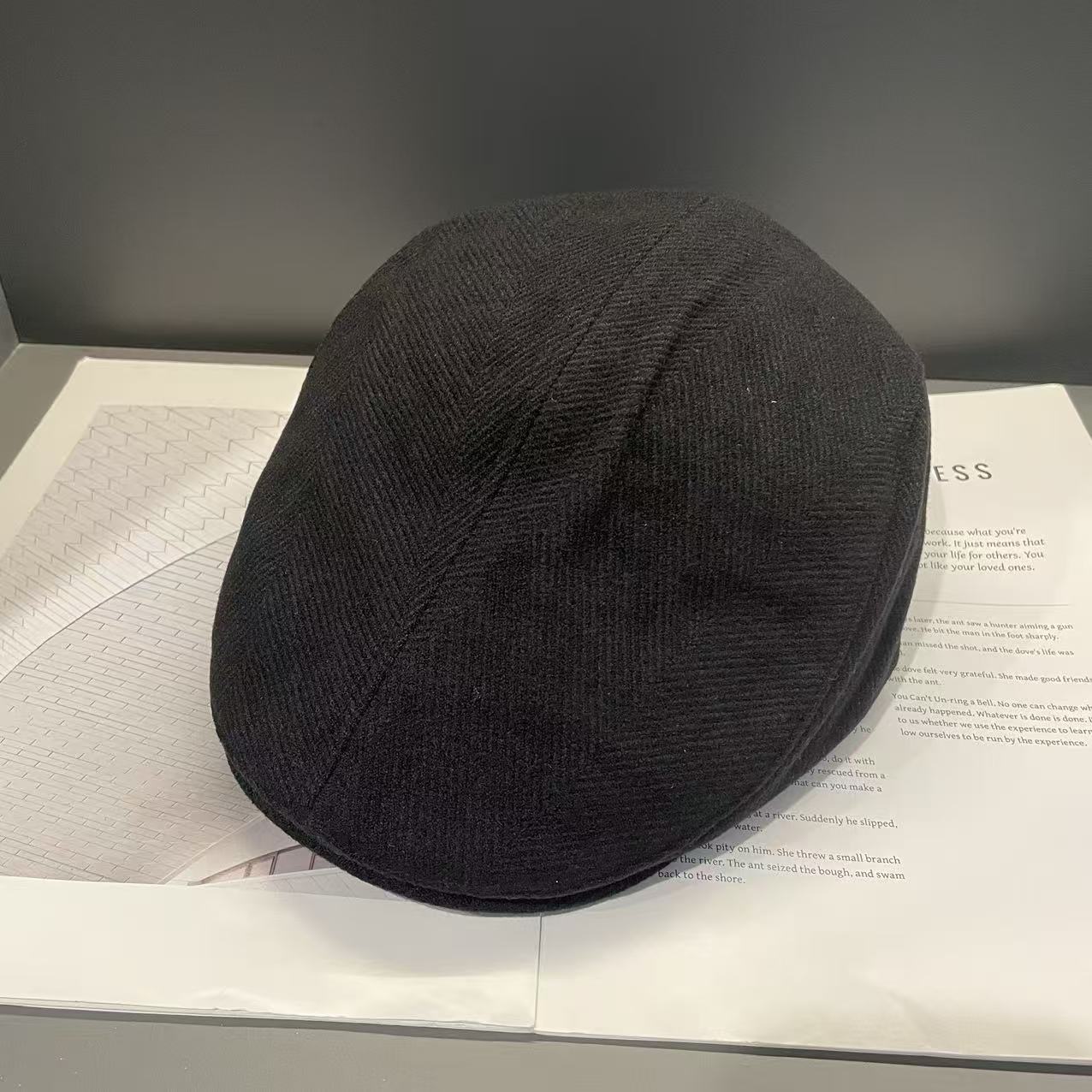 

Осень и Зима Новый Стиль Большой Обхват Головы Подчеркивающий Лицо Маленький Берет Наоборот Британский Стиль Ретро Кепка Гаврош для Мужчин M（56-58cm）