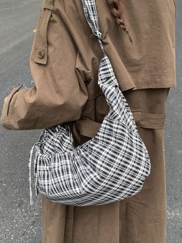 Retro Plaid Shoulder Bag For Women With Nylon Material And Zipper Closure Perfect For Daily Use