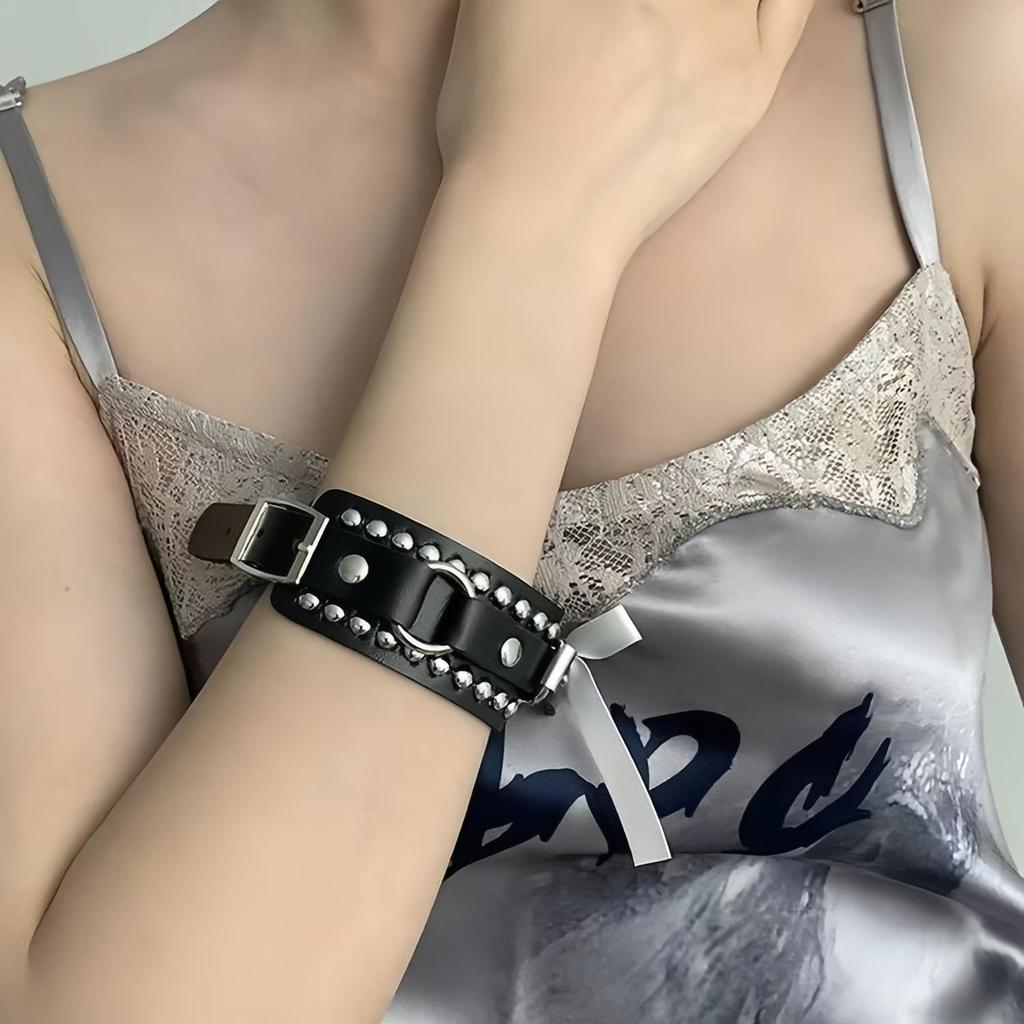 Europäisch-amerikanischer Punk Street Style Nieten Lederarmband für Paare