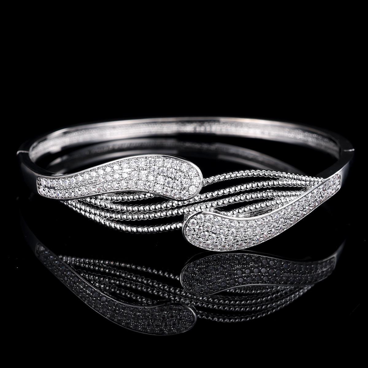 Fashionable Zircon Women s Zircon Leaf Design Light Luxury Temperament Hand Jewelry New Bracelet One Size(16-22CM)