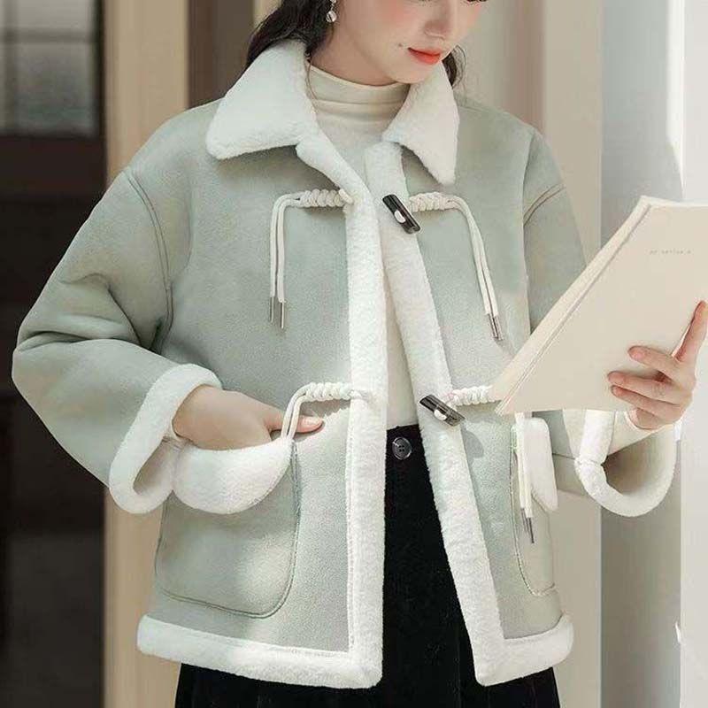 

Chic Lambswool Coat - Women s Autumn/Winter Short Loose Fit with Horn Buttons and Round Neck 3XL зелений