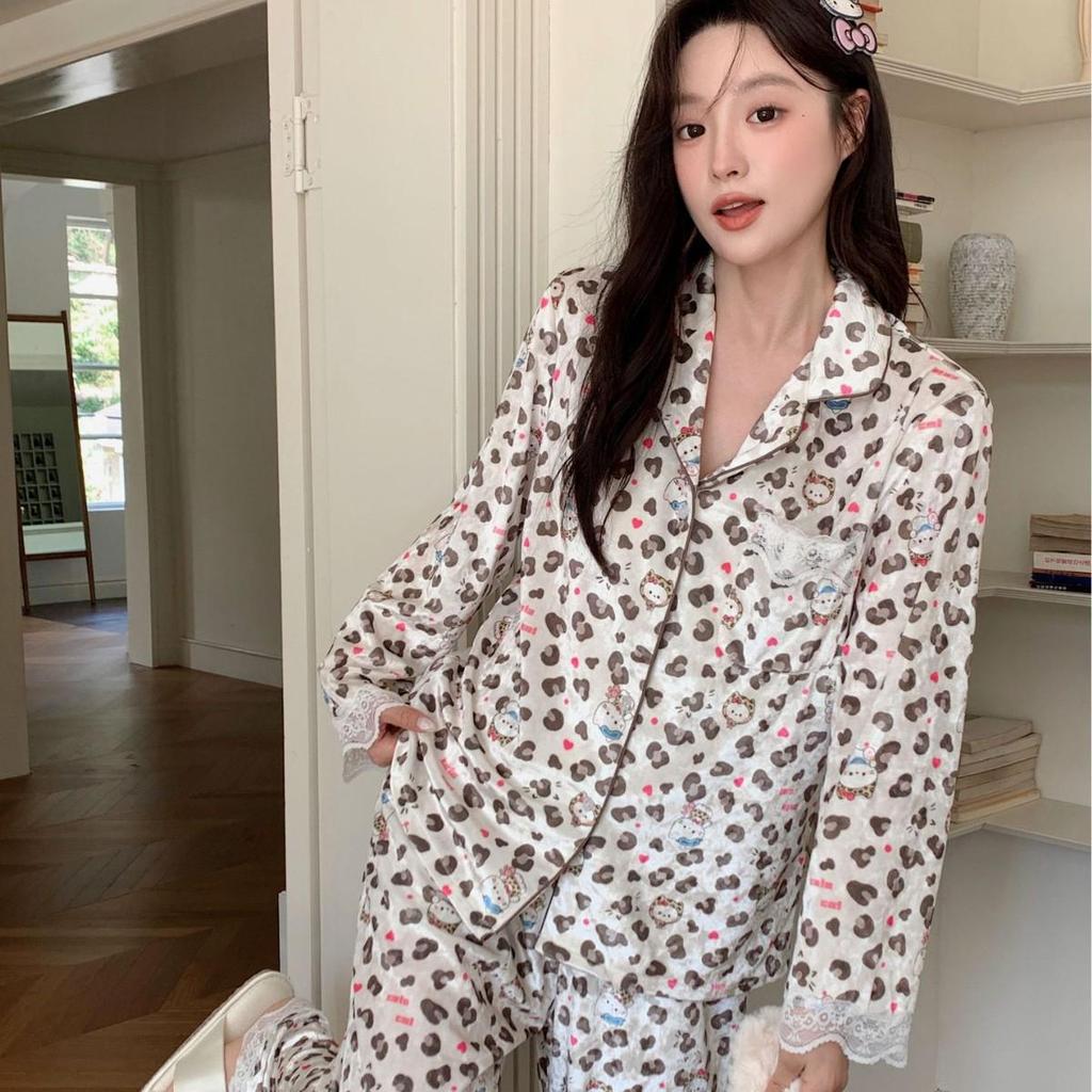 Leoparden-Kätzchen Samt Pyjama im japanischen Stil für Damen - Niedliche & Warme Herbst/Winter Loungewear