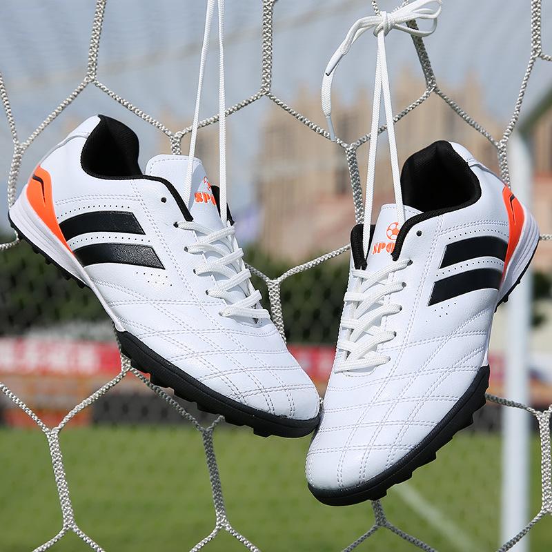 2025 Größe 31-46 Kinder Erwachsene Niedrig geschnittene Fußballschuhe EURO Jugendfußballschuhe Bequemer Sportschuh Trainingsstollen