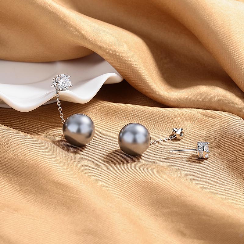 Náušnice s třásněmi z francouzských perel: Dámské luxusní náušnice s korunkou