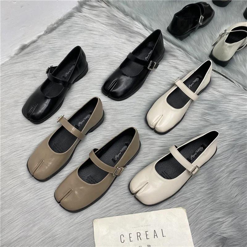Fashion Women Flat Women's Square Toe Retro Single Shoes One Word Buckle Shallow Mouth Mary Jane Shoes Split Toe Shoes Sandals