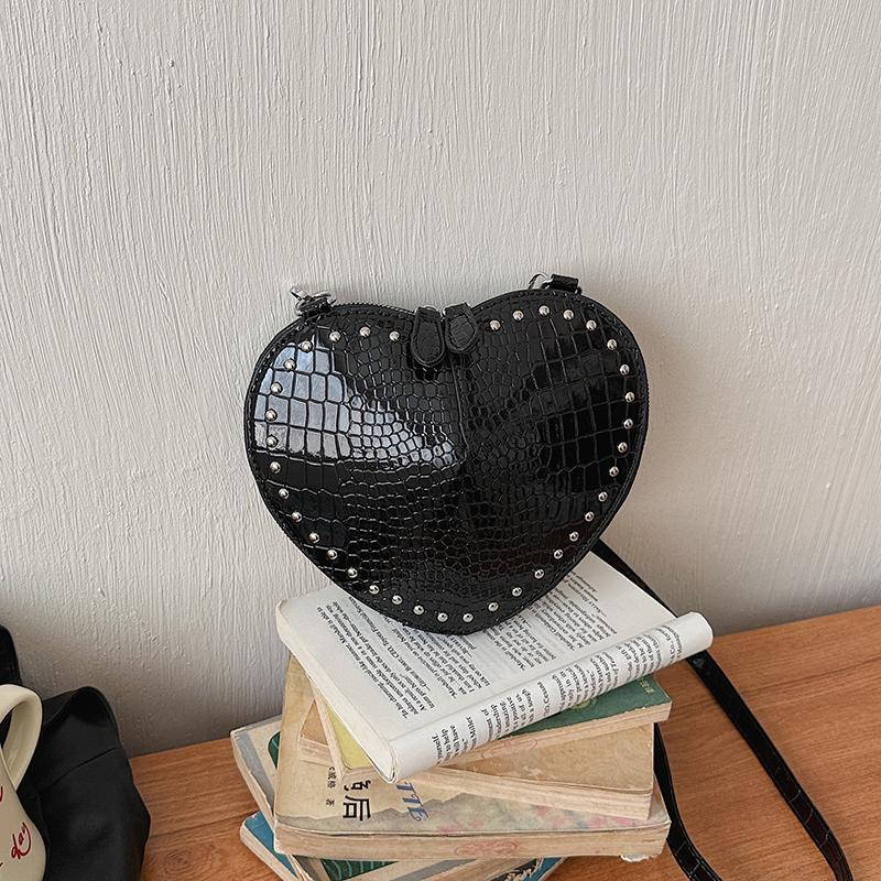 2026 New Super Exquisite Glossy PU Heart Shape Shoulder Bag Personality Solid Alligator Pattern Rivets Crossbody Bag for Women