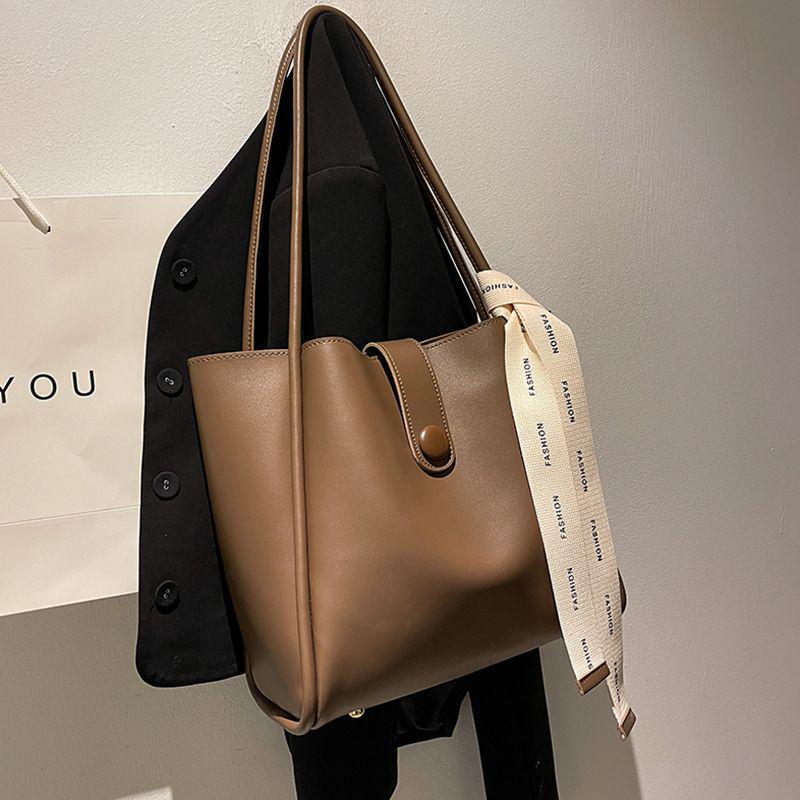 2024 Retro Tragetasche mit großer Kapazität: Damen Herbst/Winter Schultertasche für Arbeit & Pendeln