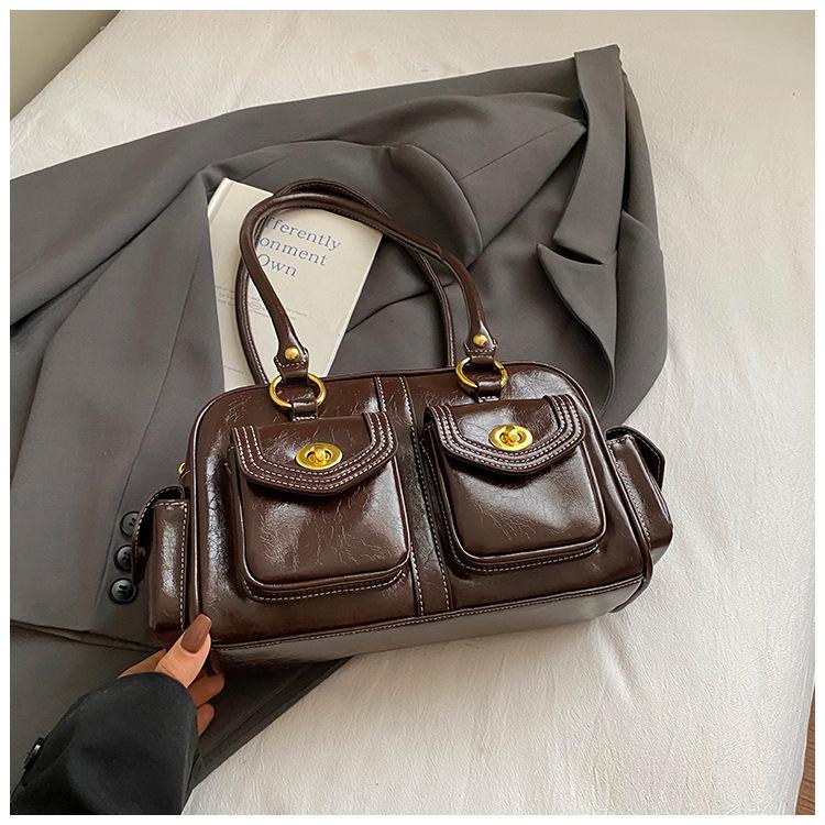 

2025 осень женская сумка модная ретро зарубежный стиль сумка-локомотив повседневная сумка в зарубежном стиле сумка высокой ценности на одно плечо кроссбоди