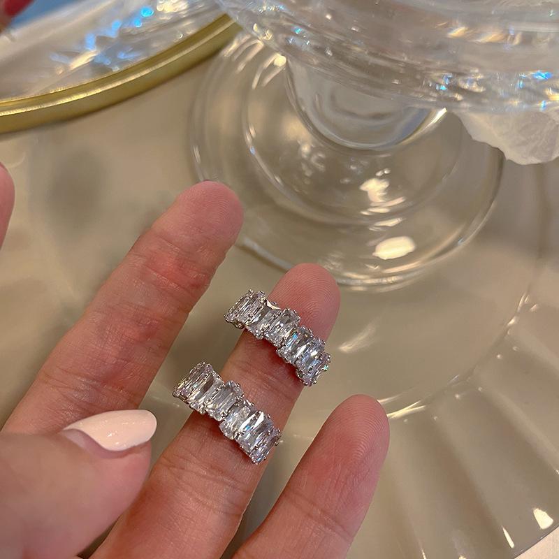 Elegant Zircon Arc Stud Earrings - Versatile High-End Fashion for Women