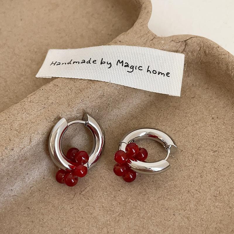 Red Beaded Flower Ear Buckle Female Design Sense Unique Personality Exquisite Elegant Fashion Commuter Versatile Earrings