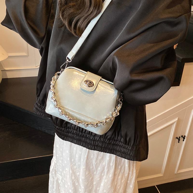 Niche Bag Women's New Trendy Fashion Shoulder Bag Casual Versatile Messenger Doctor Bag