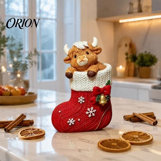 Christmas Party Supplies Highland Cow Stocking Figurine, Xmas Tree Cattle Resin Seasonal Shelf Decorations Statue, Animal Sculpture for Holiday