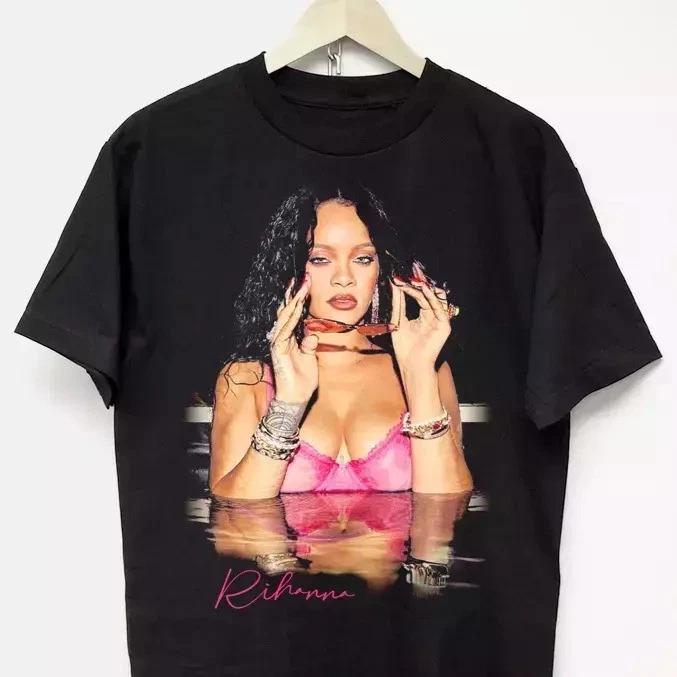 Rihanna HORKÉ NOVÉ PODPISOVÉ ČERNÉ TRIČKO Velikost S-