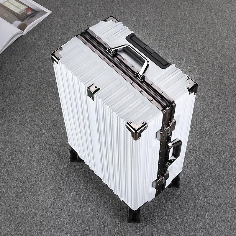 Elegant Hardside Universal Wheel Luggage