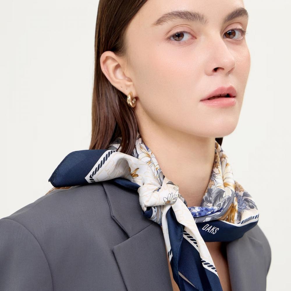 Daks Navy Winter Flower Silk Scarf Dcsc5f321n2 Single option