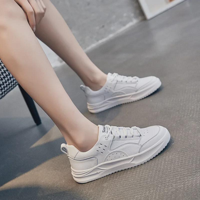 2025 Women's Flat White Leather Lace-Up Casual Sneakers: Comfortable & Simple for Spring