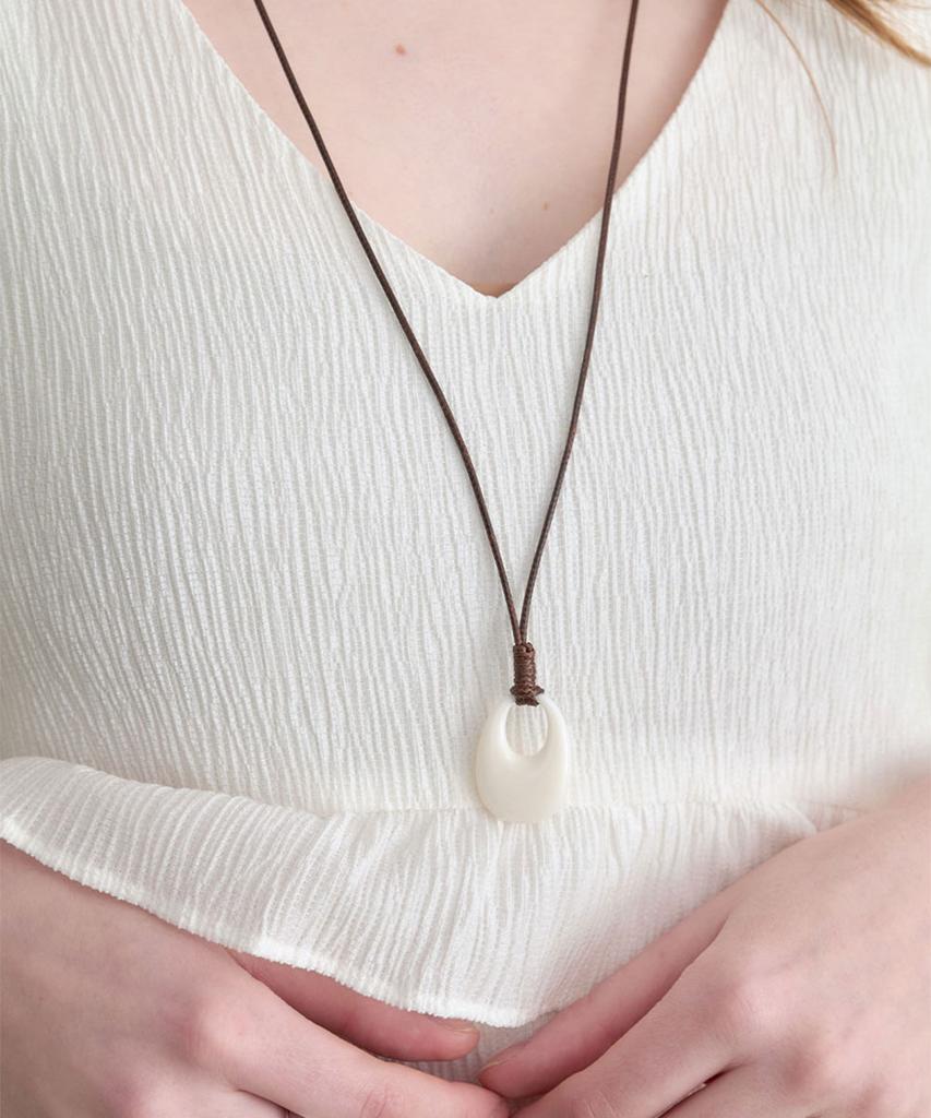 Halden Oval Drop Necklace (N056_White)