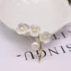Zirkon Natürliche Muschel Pflaumenblüte Brosche Diamant Süßwasserperle Blumen Corsage Eingangszeremonie Abschlusszeremonie Hochzeitszeremonie Stilvoll