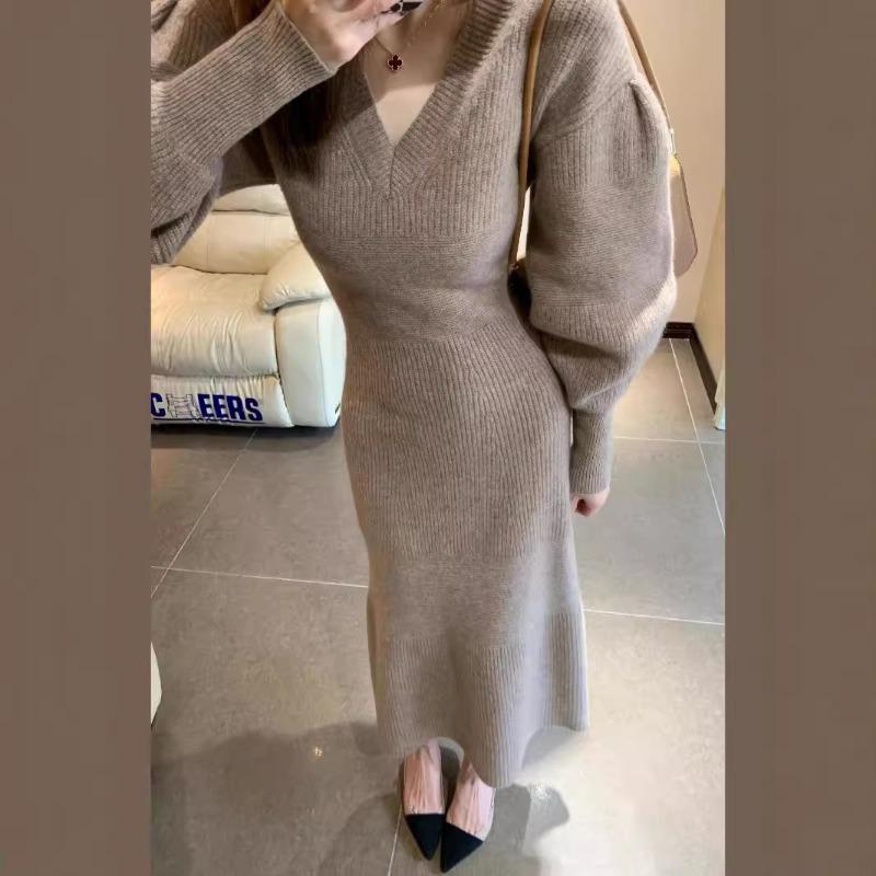 With Coat V-neck Knitted Long-sleeved Dress for Women, Thickened Waist and Thin Hip Skirt In Autumn and Winter, Sweater Dress Inside
