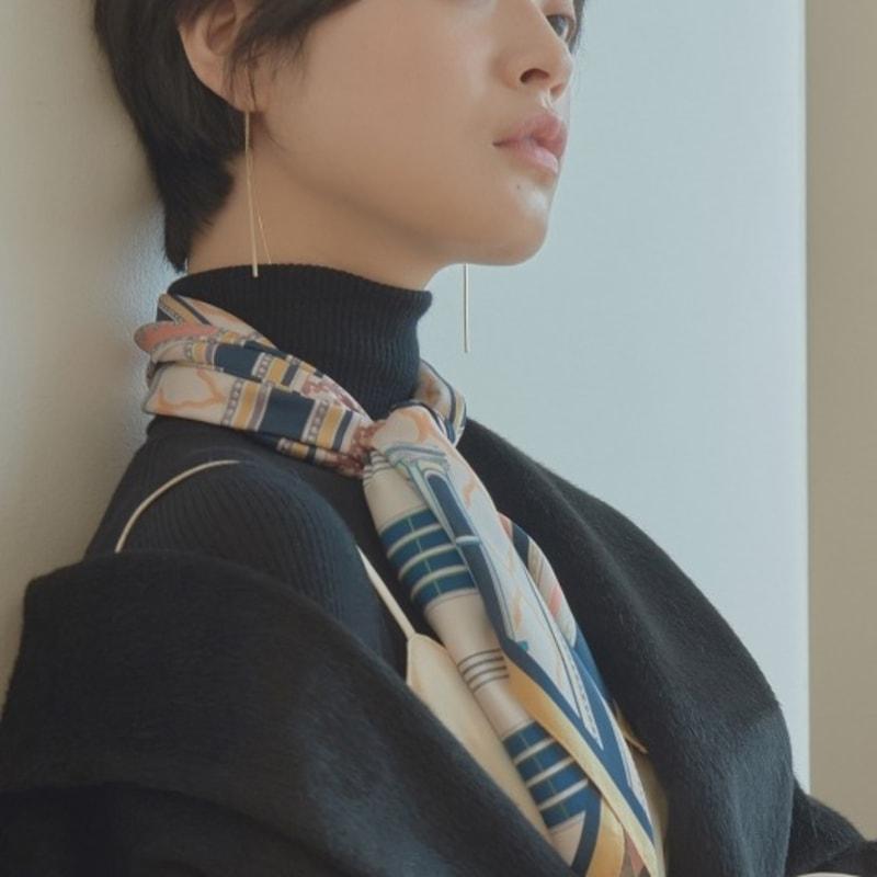 Saint Luxure Direction Square Scarf SL19FMSDC