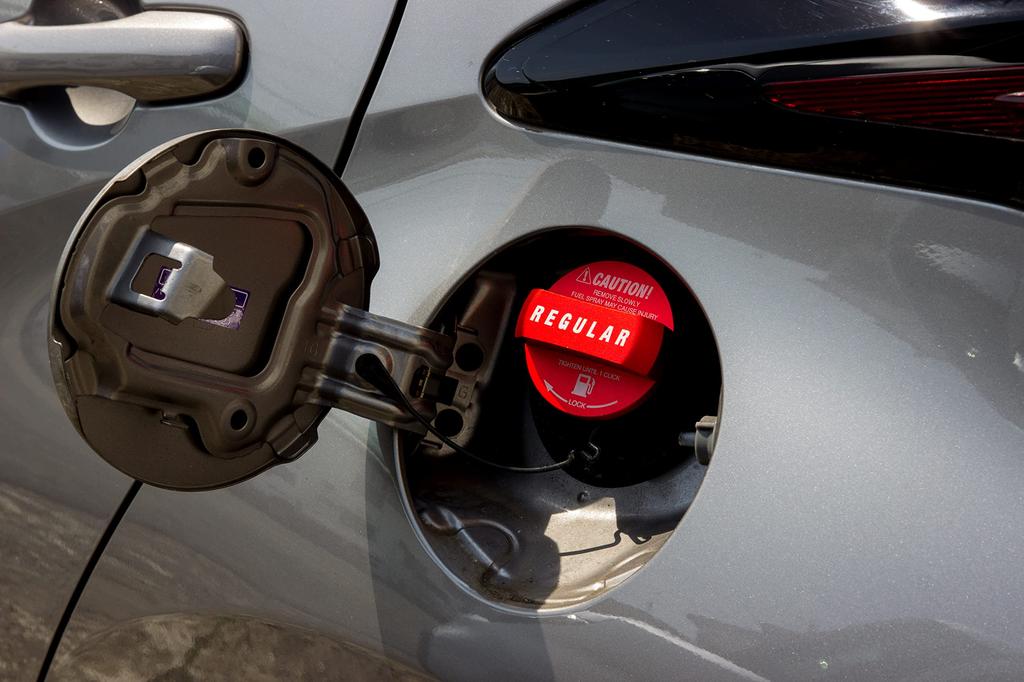 Brightonnet Toyota Fuel Filler Cap Regular Cover, Specification, Aluminum, Red, BC-FUCAPCVERTO-RE