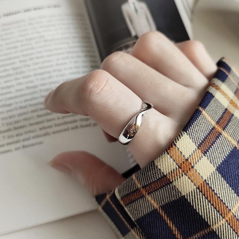 Korean Retro Mobius Wave Finger Ring - Women’s Fashion Statement Adjustable Open