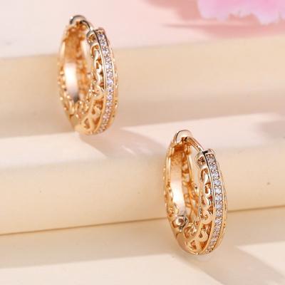 Retro Champagne Gold White Zircon Hollow Pattern Earrings for Ladies Attending Party Venues Exquisite Earrings