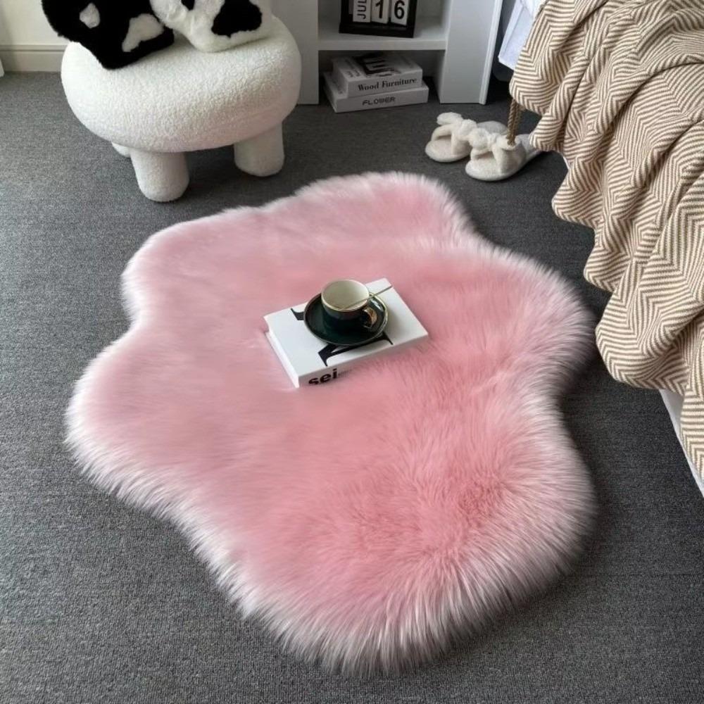 Cloud-Shaped Plush Carpet Artificial Wool Irregular Plush Carpet Warm Artificial Wool Rug Bedroom