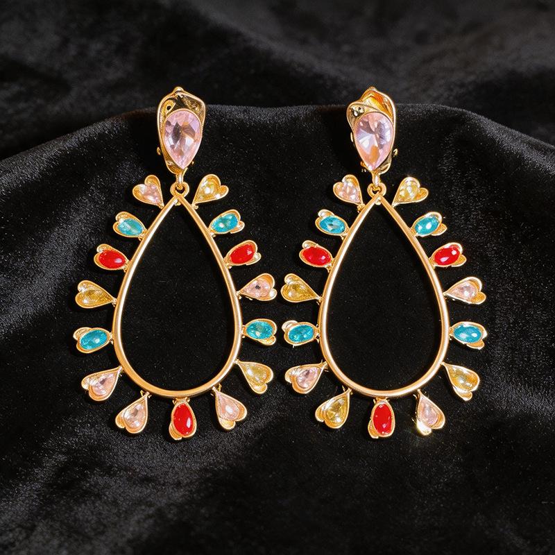 Dopamine Rhinestone Teardrop Ear Clips: Light Luxury European & American Style, High-End Niche Jewelry