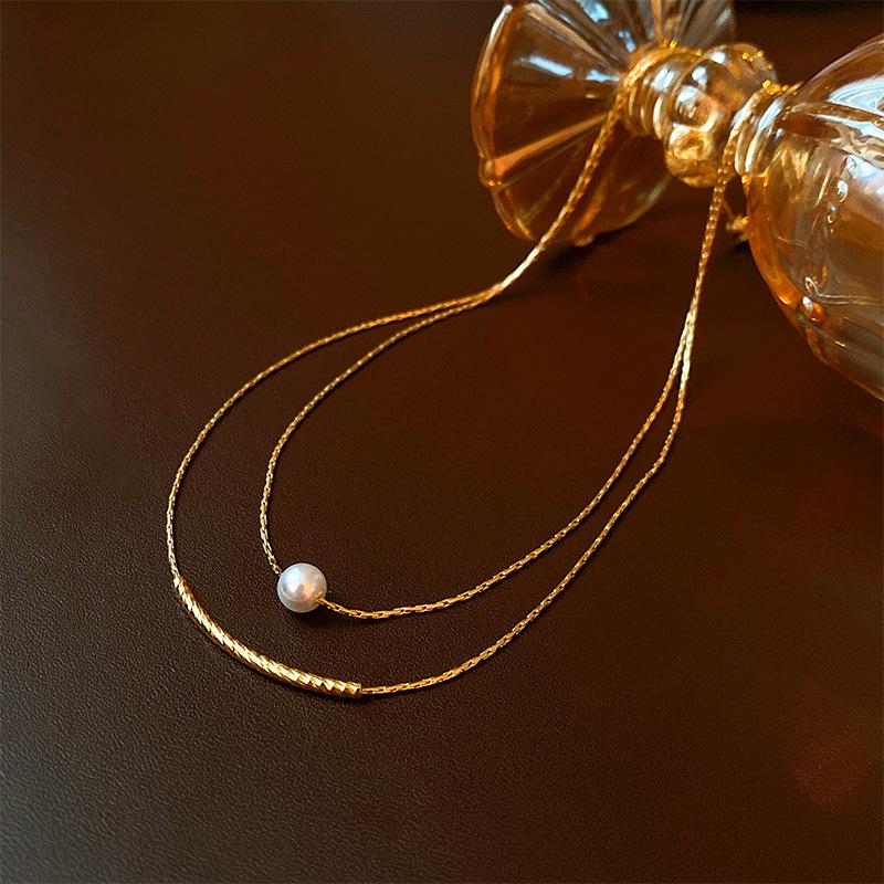 Elegancki Francuski Srebrny Naszyjnik z Perłą w Kształcie Serca - Luksusowy Łańcuszek na Kluczową Kostkę dla Kobiet