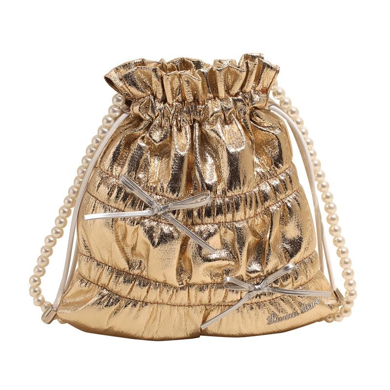 

Женская сумка 2025 новая мода Мори сумка через плечо с бантом нишевая плиссированная сумка-ведро на жемчужной цепочке тренд золотой