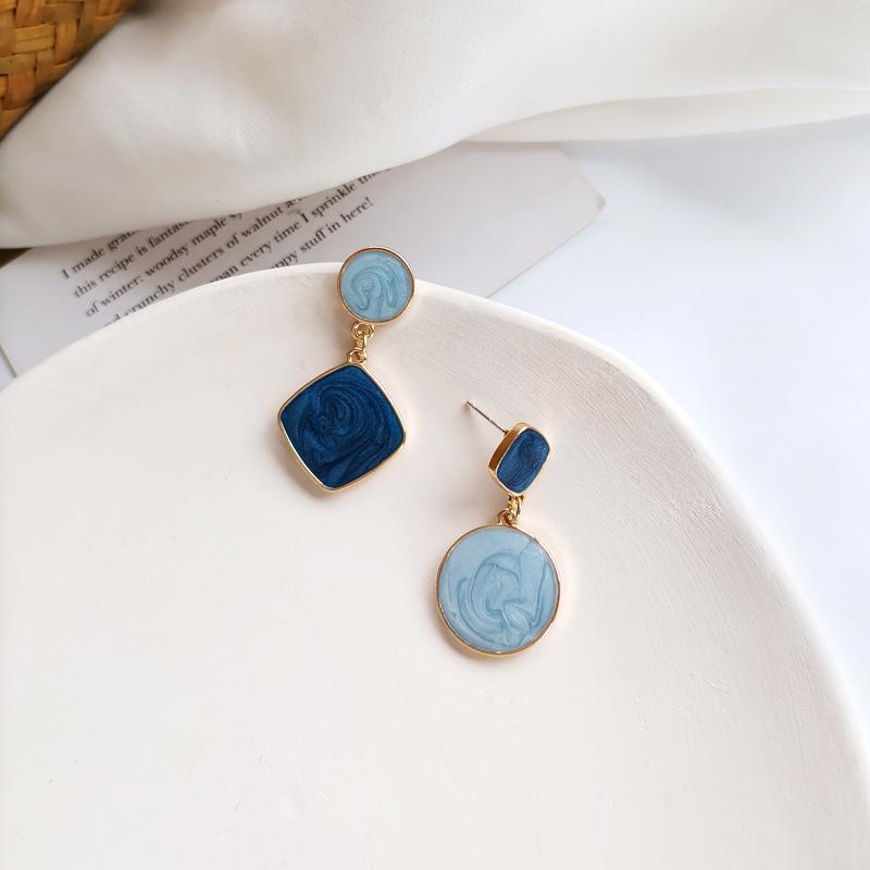 Französische Elegante Blaue Asymmetrische Geometrische Ohrringe Damen Einfacher Modeschmuck Für Party und Tägliches Tragen