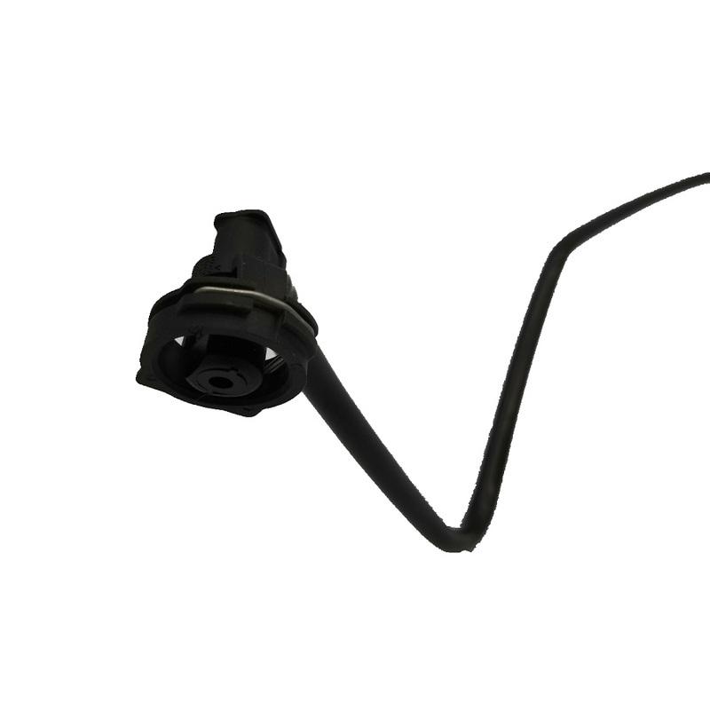 2465010325 Radiator Overflow Hose Pipe for Benz W246 CLA250 14-18 CLA Class 180 220 250 W176 Vent Line  A2465010325